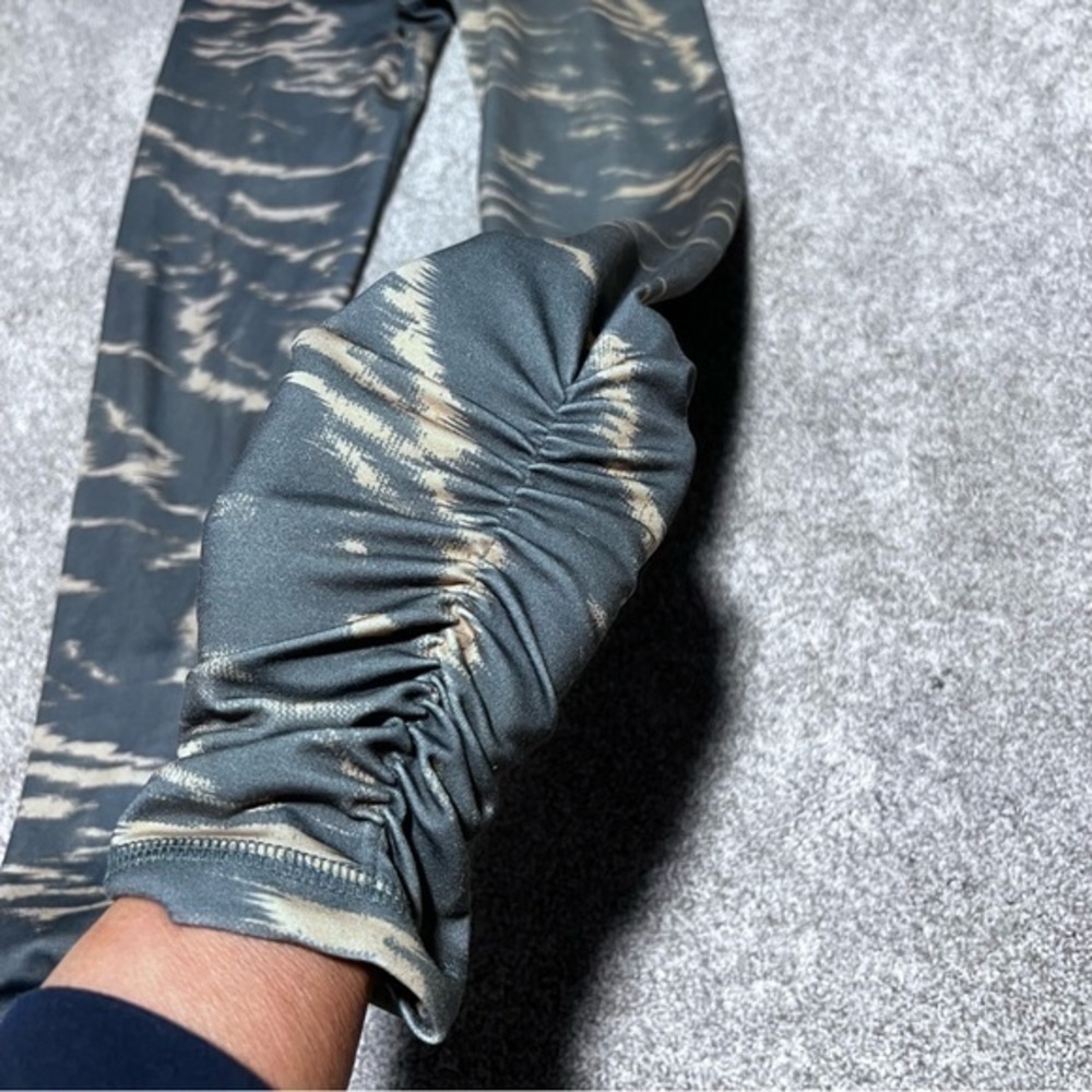 Mika Women’s yoga foot wrap dance leggings - Picture 6 of 7